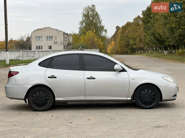 Сірий Хендай Елантра, об'ємом двигуна 1.6 л та пробігом 287 тис. км за 4600 $, фото 47 на Automoto.ua