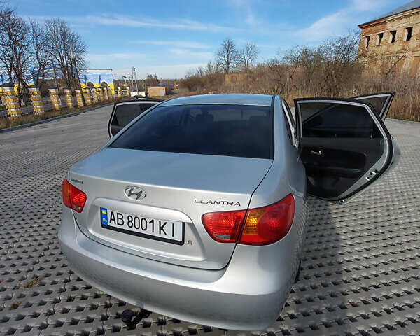 Сірий Хендай Елантра, об'ємом двигуна 1.6 л та пробігом 270 тис. км за 4750 $, фото 20 на Automoto.ua