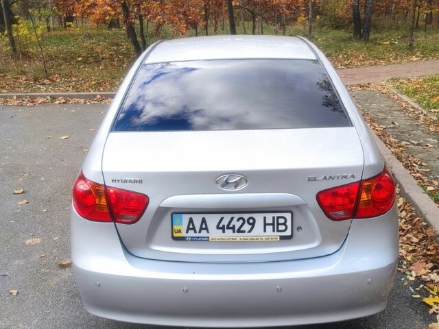 Серый Хендай Элантра, объемом двигателя 1.6 л и пробегом 90 тыс. км за 6500 $, фото 4 на Automoto.ua