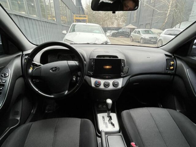 Серый Хендай Элантра, объемом двигателя 1.6 л и пробегом 180 тыс. км за 5900 $, фото 13 на Automoto.ua