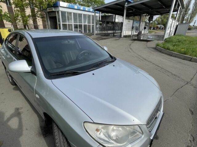 Серый Хендай Элантра, объемом двигателя 1.6 л и пробегом 154 тыс. км за 5499 $, фото 2 на Automoto.ua