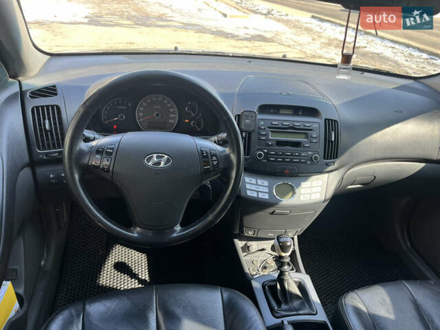 Сірий Хендай Елантра, об'ємом двигуна 1.98 л та пробігом 156 тис. км за 7200 $, фото 4 на Automoto.ua