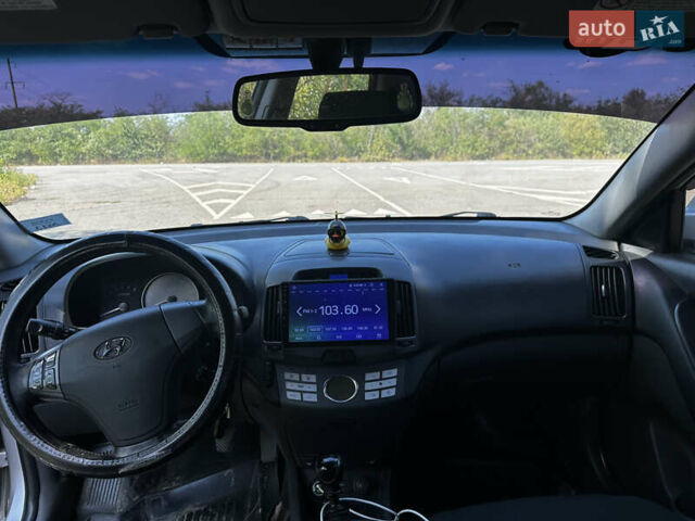 Сірий Хендай Елантра, об'ємом двигуна 1.59 л та пробігом 340 тис. км за 4850 $, фото 7 на Automoto.ua