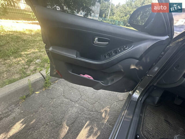 Сірий Хендай Елантра, об'ємом двигуна 1.59 л та пробігом 145 тис. км за 6300 $, фото 26 на Automoto.ua