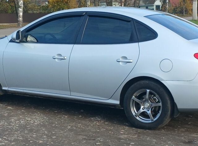 Серый Хендай Элантра, объемом двигателя 1.6 л и пробегом 284 тыс. км за 5500 $, фото 3 на Automoto.ua