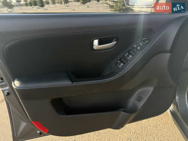 Серый Хендай Элантра, объемом двигателя 1.59 л и пробегом 203 тыс. км за 7100 $, фото 34 на Automoto.ua