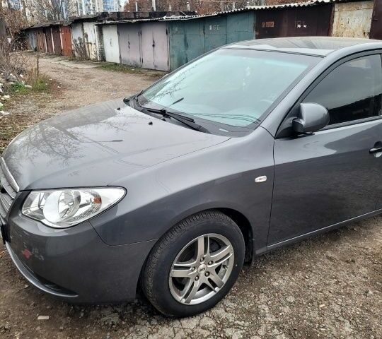 Серый Хендай Элантра, объемом двигателя 0 л и пробегом 133 тыс. км за 6000 $, фото 1 на Automoto.ua