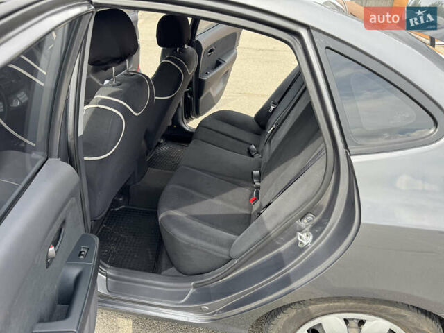 Сірий Хендай Елантра, об'ємом двигуна 1.6 л та пробігом 102 тис. км за 9000 $, фото 17 на Automoto.ua