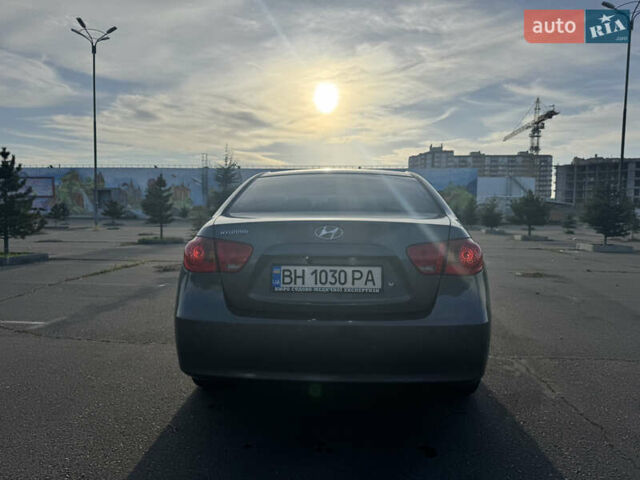 Серый Хендай Элантра, объемом двигателя 1.59 л и пробегом 203 тыс. км за 7100 $, фото 6 на Automoto.ua