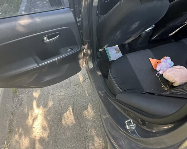 Сірий Хендай Елантра, об'ємом двигуна 1.59 л та пробігом 145 тис. км за 6300 $, фото 23 на Automoto.ua