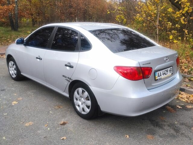 Серый Хендай Элантра, объемом двигателя 1.6 л и пробегом 90 тыс. км за 6500 $, фото 5 на Automoto.ua