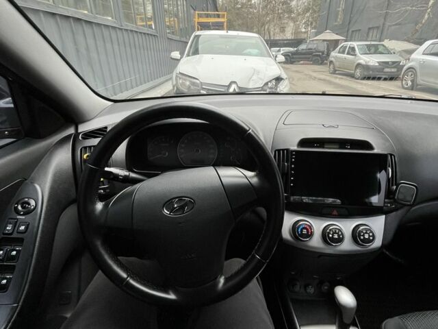 Серый Хендай Элантра, объемом двигателя 1.6 л и пробегом 180 тыс. км за 5900 $, фото 12 на Automoto.ua