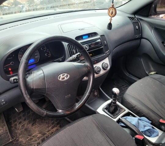 Серый Хендай Элантра, объемом двигателя 0 л и пробегом 133 тыс. км за 6000 $, фото 6 на Automoto.ua