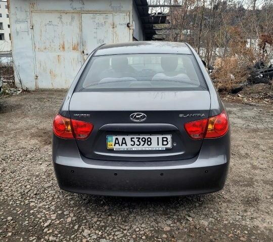 Серый Хендай Элантра, объемом двигателя 0 л и пробегом 133 тыс. км за 6000 $, фото 3 на Automoto.ua