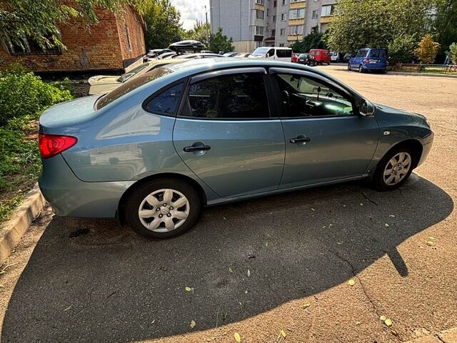 Сірий Хендай Елантра, об'ємом двигуна 1.6 л та пробігом 289 тис. км за 3000 $, фото 2 на Automoto.ua