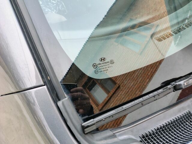 Сірий Хендай Елантра, об'ємом двигуна 1.6 л та пробігом 200 тис. км за 5600 $, фото 5 на Automoto.ua