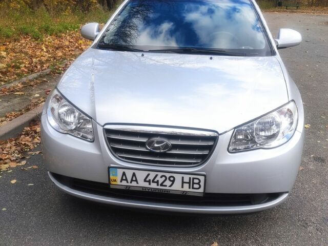 Серый Хендай Элантра, объемом двигателя 1.6 л и пробегом 90 тыс. км за 6500 $, фото 1 на Automoto.ua