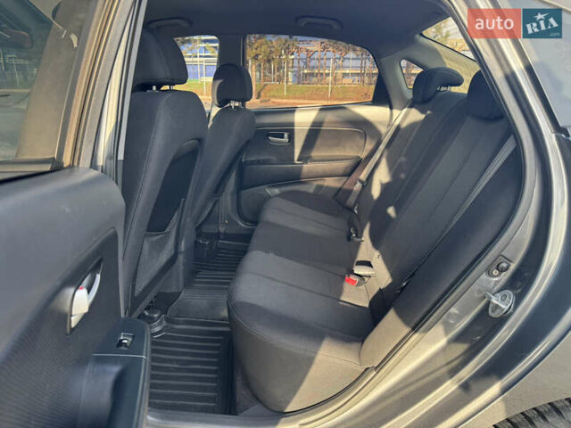 Серый Хендай Элантра, объемом двигателя 1.59 л и пробегом 203 тыс. км за 7100 $, фото 23 на Automoto.ua