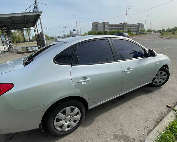 Хендай Элантра 2008 в Киеве на Automoto.ua Серый Хендай Элантра, объемом двигателя 1.59 л и пробегом 154 тыс. км за 4700 $, фото 5 на Automoto.ua