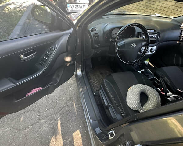 Сірий Хендай Елантра, об'ємом двигуна 1.59 л та пробігом 145 тис. км за 6300 $, фото 25 на Automoto.ua