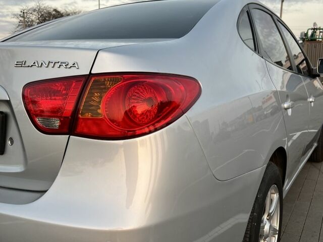 Сірий Хендай Елантра, об'ємом двигуна 1.6 л та пробігом 159 тис. км за 6250 $, фото 4 на Automoto.ua