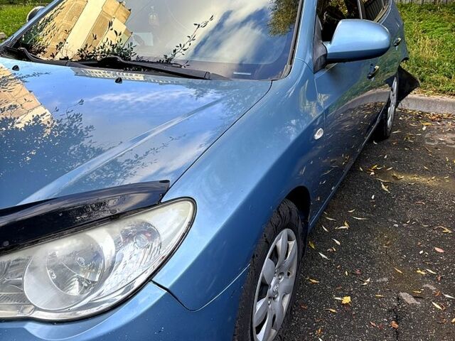 Сірий Хендай Елантра, об'ємом двигуна 1.6 л та пробігом 289 тис. км за 3000 $, фото 5 на Automoto.ua