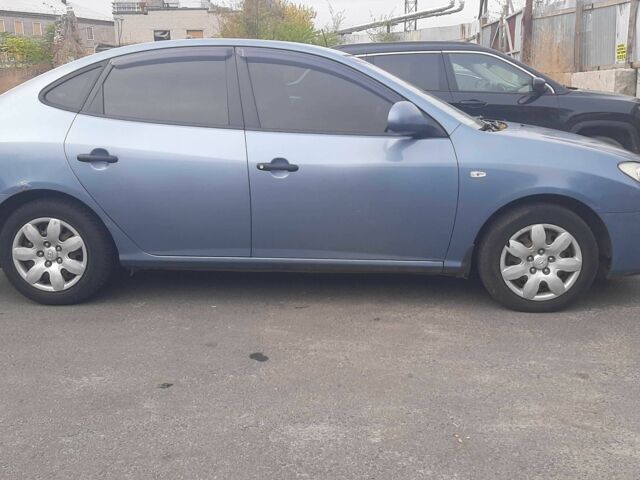 Серый Хендай Элантра, объемом двигателя 1.6 л и пробегом 270 тыс. км за 4200 $, фото 4 на Automoto.ua