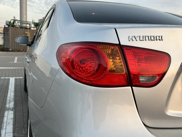 Сірий Хендай Елантра, об'ємом двигуна 1.6 л та пробігом 159 тис. км за 6250 $, фото 5 на Automoto.ua