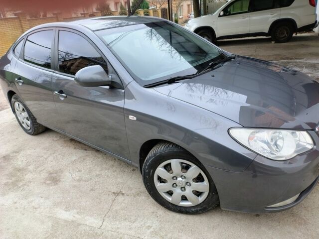 Сірий Хендай Елантра, об'ємом двигуна 1.6 л та пробігом 200 тис. км за 5600 $, фото 2 на Automoto.ua