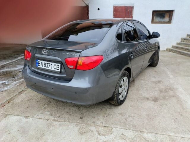 Сірий Хендай Елантра, об'ємом двигуна 1.6 л та пробігом 200 тис. км за 5600 $, фото 3 на Automoto.ua