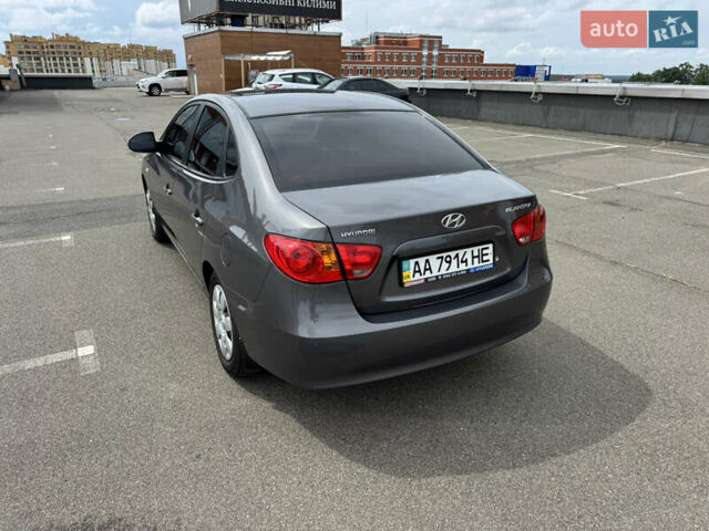 Сірий Хендай Елантра, об'ємом двигуна 1.6 л та пробігом 102 тис. км за 9000 $, фото 2 на Automoto.ua