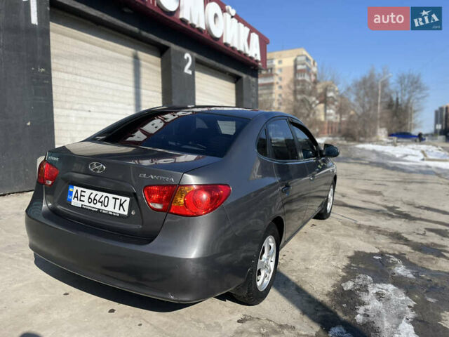 Сірий Хендай Елантра, об'ємом двигуна 1.98 л та пробігом 156 тис. км за 7200 $, фото 3 на Automoto.ua