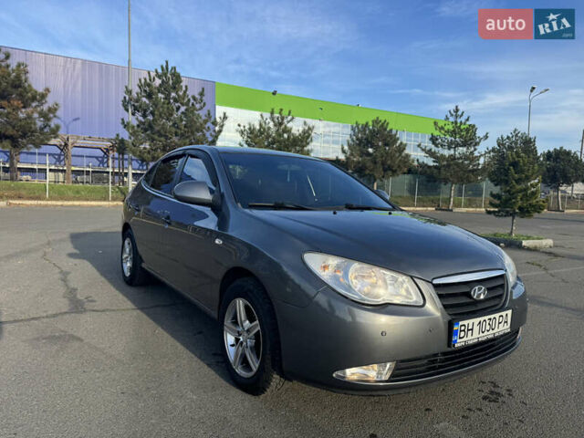 Серый Хендай Элантра, объемом двигателя 1.59 л и пробегом 203 тыс. км за 7100 $, фото 2 на Automoto.ua