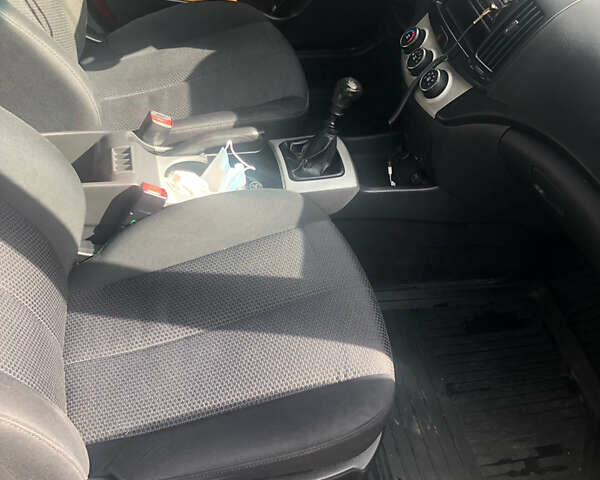 Серый Хендай Элантра, объемом двигателя 1.6 л и пробегом 285 тыс. км за 6600 $, фото 10 на Automoto.ua