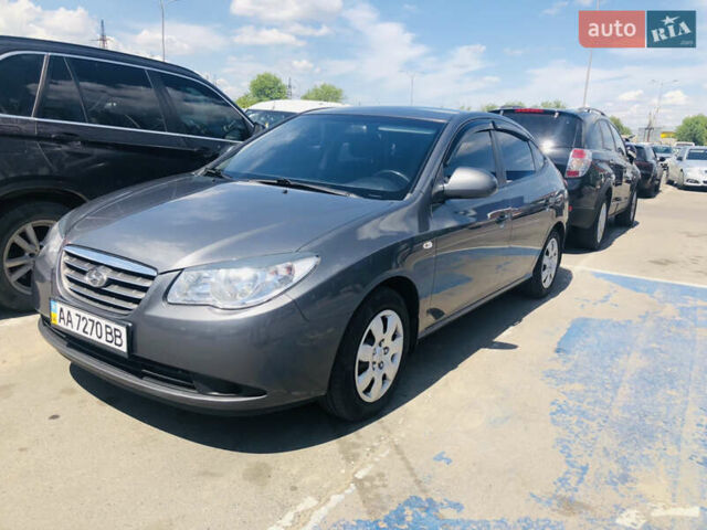 Серый Хендай Элантра, объемом двигателя 1.6 л и пробегом 285 тыс. км за 6600 $, фото 2 на Automoto.ua