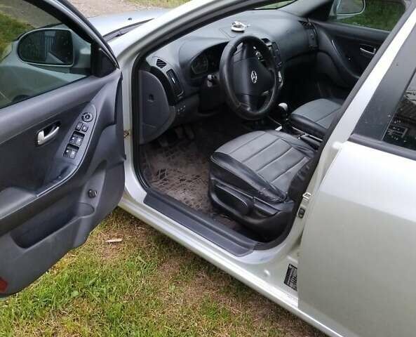 Серый Хендай Элантра, объемом двигателя 1.6 л и пробегом 246 тыс. км за 6400 $, фото 18 на Automoto.ua