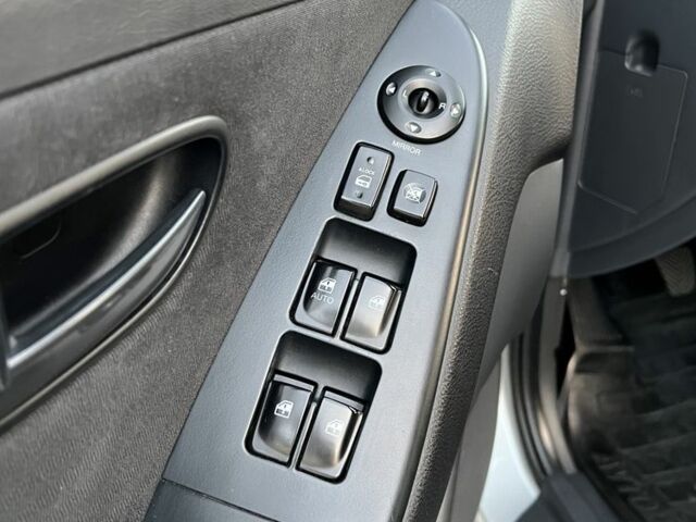 Сірий Хендай Елантра, об'ємом двигуна 1.6 л та пробігом 159 тис. км за 6250 $, фото 8 на Automoto.ua