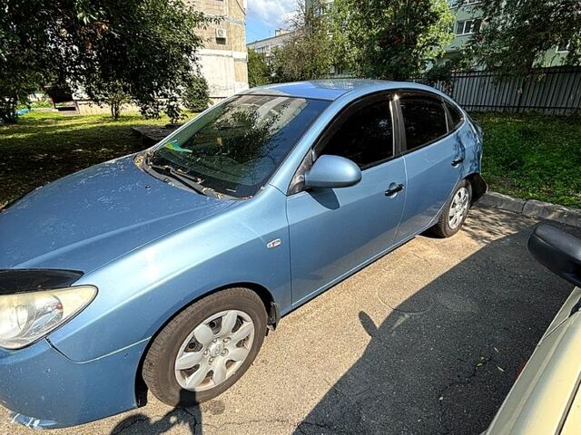 Сірий Хендай Елантра, об'ємом двигуна 1.6 л та пробігом 289 тис. км за 3000 $, фото 1 на Automoto.ua