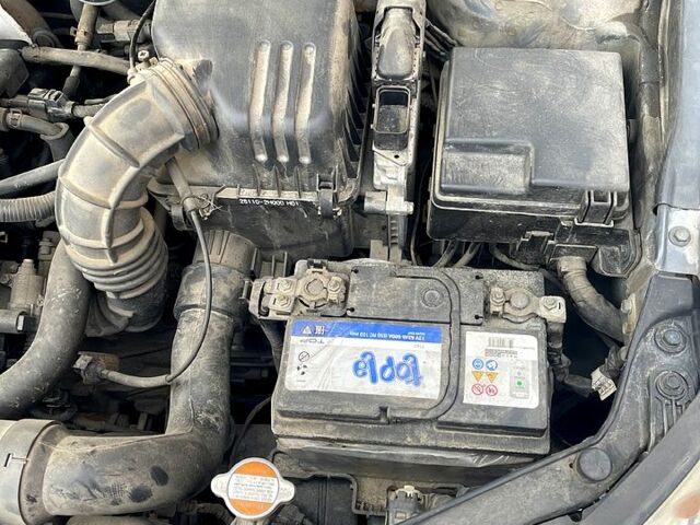 Сірий Хендай Елантра, об'ємом двигуна 1.6 л та пробігом 151 тис. км за 5100 $, фото 2 на Automoto.ua