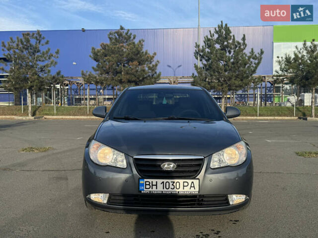 Серый Хендай Элантра, объемом двигателя 1.59 л и пробегом 203 тыс. км за 7100 $, фото 1 на Automoto.ua