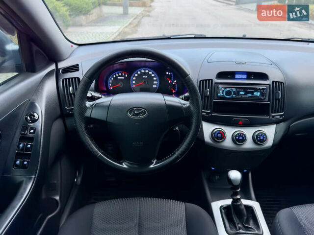 Серый Хендай Элантра, объемом двигателя 1.6 л и пробегом 168 тыс. км за 5500 $, фото 36 на Automoto.ua