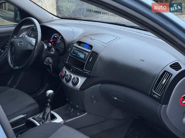 Серый Хендай Элантра, объемом двигателя 1.6 л и пробегом 168 тыс. км за 5500 $, фото 39 на Automoto.ua