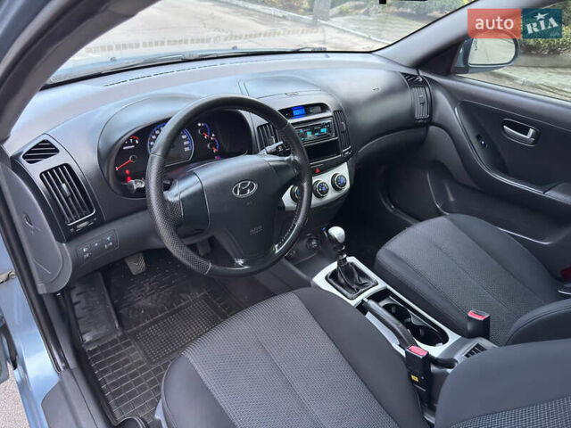 Серый Хендай Элантра, объемом двигателя 1.6 л и пробегом 168 тыс. км за 5500 $, фото 30 на Automoto.ua