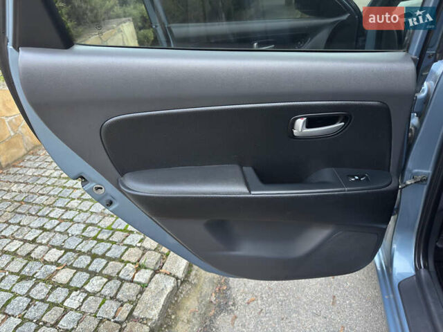 Серый Хендай Элантра, объемом двигателя 1.6 л и пробегом 168 тыс. км за 5500 $, фото 26 на Automoto.ua
