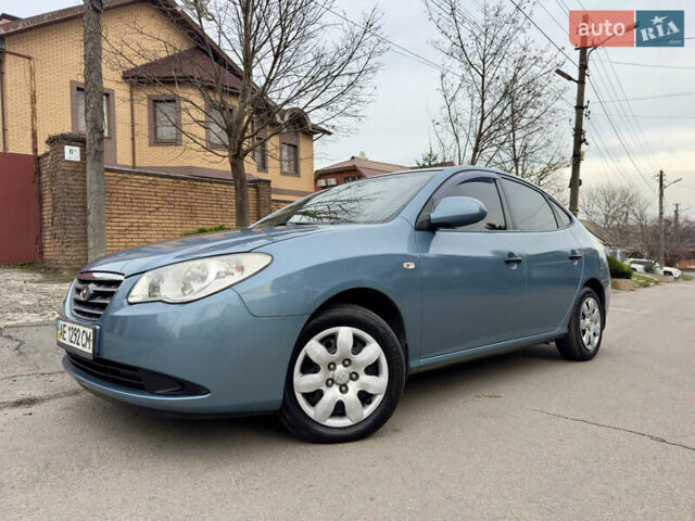 Серый Хендай Элантра, объемом двигателя 1.6 л и пробегом 168 тыс. км за 5500 $, фото 1 на Automoto.ua