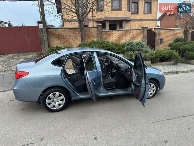 Серый Хендай Элантра, объемом двигателя 1.6 л и пробегом 168 тыс. км за 5500 $, фото 29 на Automoto.ua
