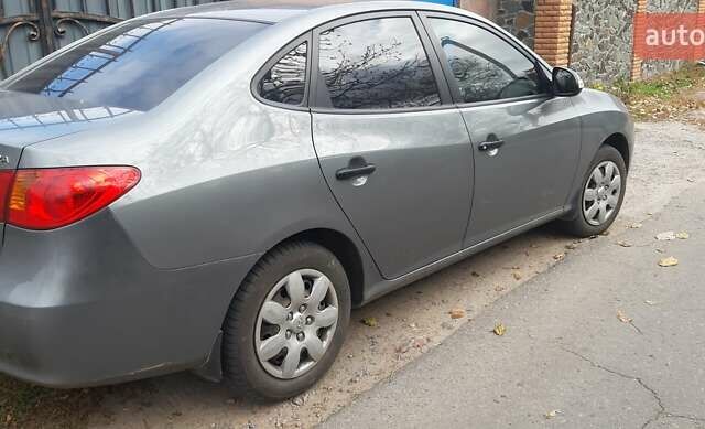 Серый Хендай Элантра, объемом двигателя 0 л и пробегом 159 тыс. км за 6500 $, фото 2 на Automoto.ua