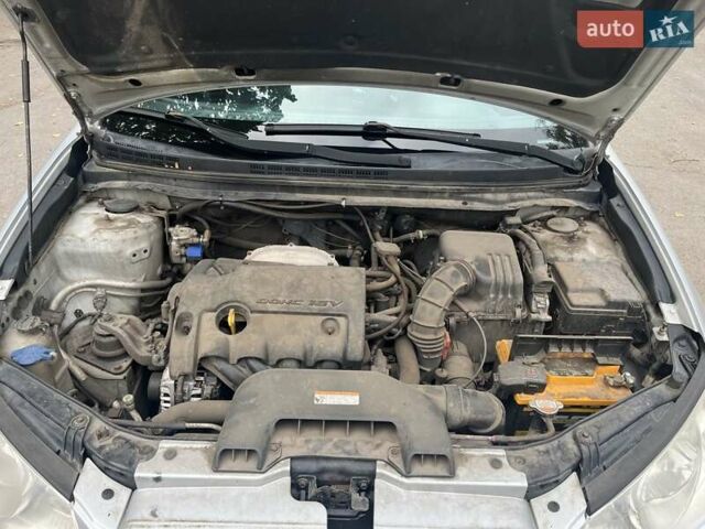 Хендай Элантра 2010 в Згуровке на Automoto.ua Серый Хендай Элантра, объемом двигателя 1.59 л и пробегом 265 тыс. км за 6400 $, фото 2 на Automoto.ua