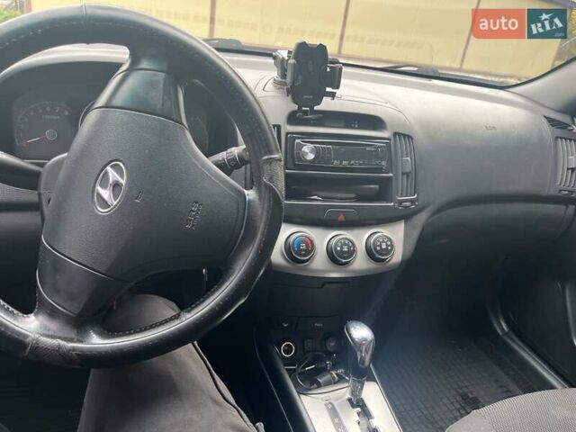 Хендай Элантра 2010 в Згуровке на Automoto.ua Серый Хендай Элантра, объемом двигателя 1.59 л и пробегом 265 тыс. км за 6400 $, фото 10 на Automoto.ua