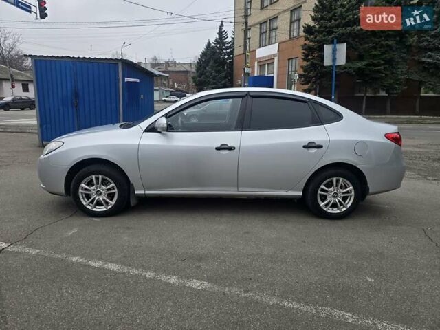 Серый Хендай Элантра, объемом двигателя 1.59 л и пробегом 149 тыс. км за 7300 $, фото 1 на Automoto.ua